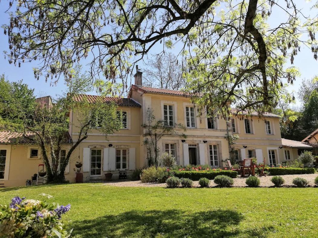 Le Domaine Des Platanes Bed & Breakfast
